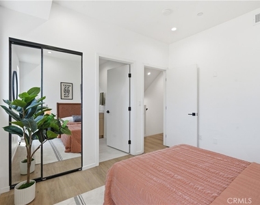 1428 S Cloverdale Avenue - Photo Thumbnail 7