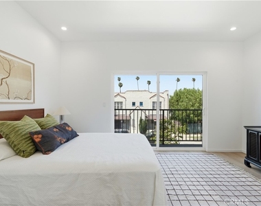 1428 S Cloverdale Avenue - Photo Thumbnail 2