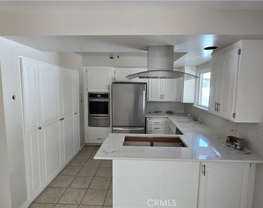 1806 Leola Street - Photo Thumbnail 4