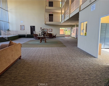 400 N Acacia - Photo Thumbnail 8