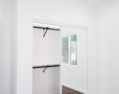 1033 1039 Gladys Ave - Photo Thumbnail 7