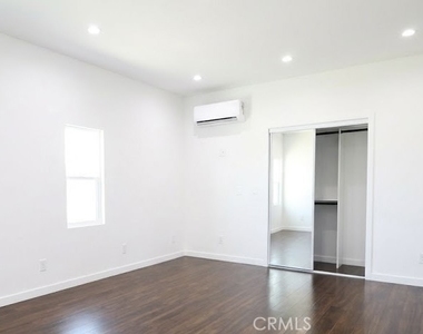 1033 1039 Gladys Ave - Photo Thumbnail 6