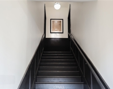 1033 1037 Gladys Ave - Photo Thumbnail 2