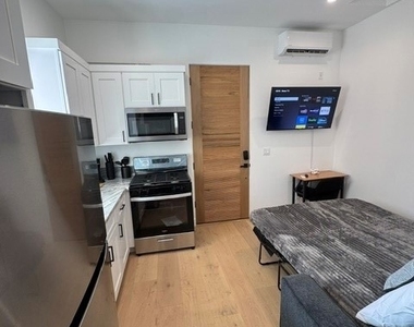 5923 1/4 Haas Ave - Photo Thumbnail 1