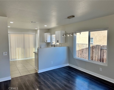 11923 Spring Hill Court - Photo Thumbnail 4