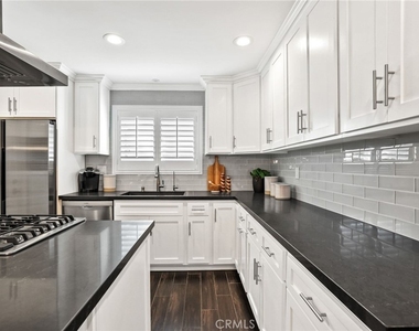 5251 Anthony Avenue - Photo Thumbnail 24