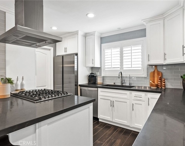 5251 Anthony Avenue - Photo Thumbnail 23