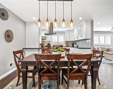 5251 Anthony Avenue - Photo Thumbnail 20