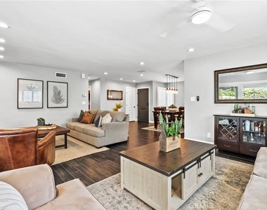 5251 Anthony Avenue - Photo Thumbnail 16