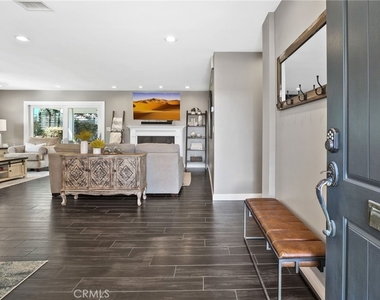 5251 Anthony Avenue - Photo Thumbnail 4