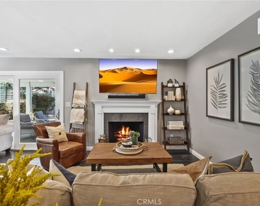 5251 Anthony Avenue - Photo Thumbnail 6