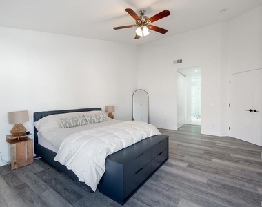 3647 Hazelhurst Place - Photo Thumbnail 12