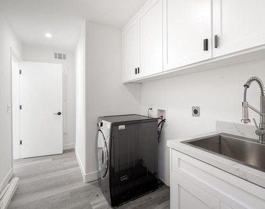 3647 Hazelhurst Place - Photo Thumbnail 20