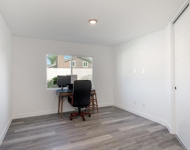 3647 Hazelhurst Place - Photo Thumbnail 17