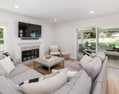 12831 Isocoma Street - Photo Thumbnail 14