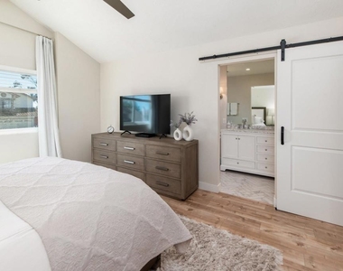 12831 Isocoma Street - Photo Thumbnail 24
