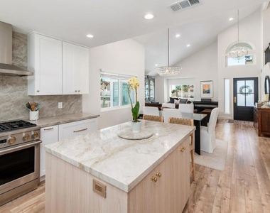 12831 Isocoma Street - Photo Thumbnail 11