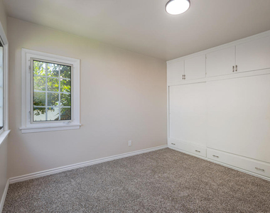 7731 Ferncola Avenue - Photo Thumbnail 10