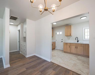 7731 Ferncola Avenue - Photo Thumbnail 5
