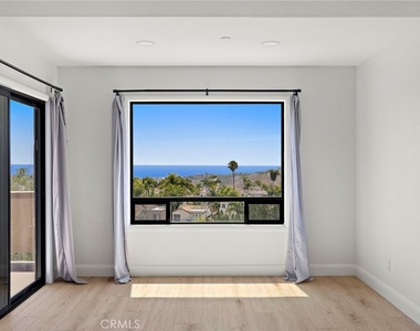 1060 Calle Del Cerro - Photo Thumbnail 3