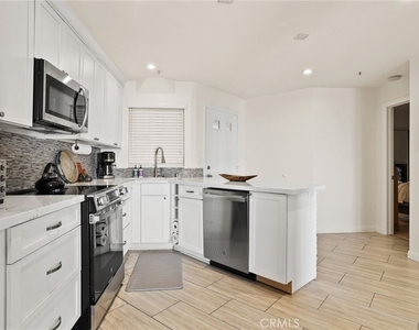 1200 Pacific Coast Highway - Photo Thumbnail 7