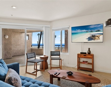 1200 Pacific Coast Highway - Photo Thumbnail 4