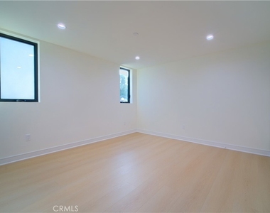 2678 Newell Street - Photo Thumbnail 7