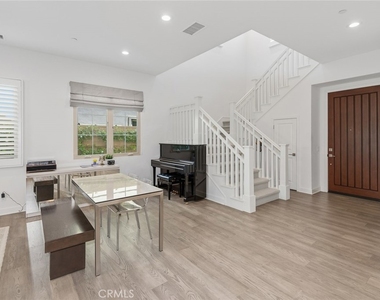 61 Furlong - Photo Thumbnail 2