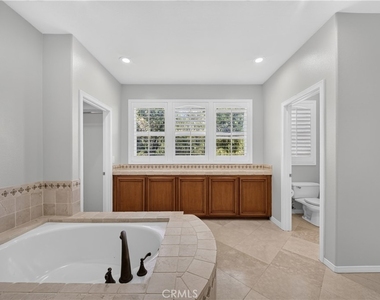 6 Westchester Court - Photo Thumbnail 28