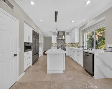 6 Westchester Court - Photo Thumbnail 17