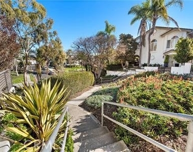 322 Jasmine Avenue - Photo Thumbnail 11