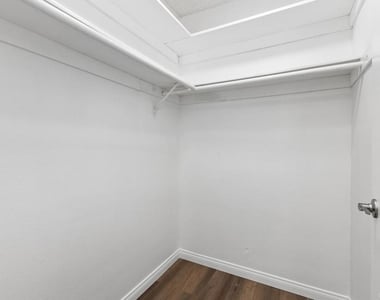 1662 Forestdale Drive - Photo Thumbnail 25
