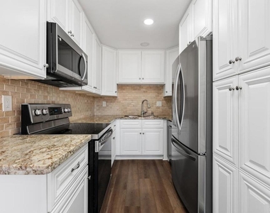 1662 Forestdale Drive - Photo Thumbnail 11