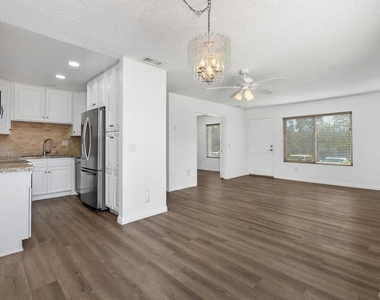 1662 Forestdale Drive - Photo Thumbnail 9