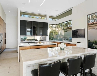 6436 Camino De La Costa - Photo Thumbnail 25