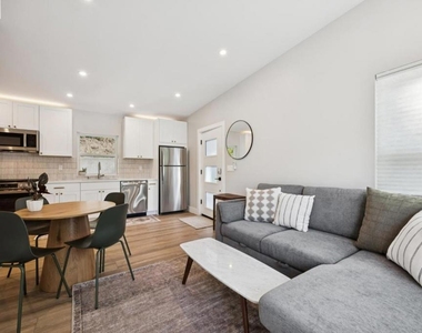 196 Amapola Avenue - Photo Thumbnail 2