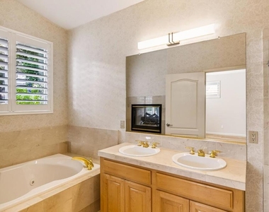 10456 Fairway Lane - Photo Thumbnail 24