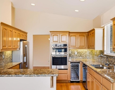 10456 Fairway Lane - Photo Thumbnail 16