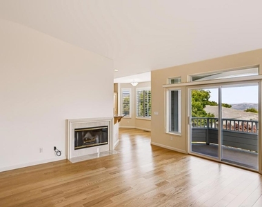 10456 Fairway Lane - Photo Thumbnail 11