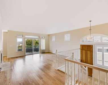 10456 Fairway Lane - Photo Thumbnail 4