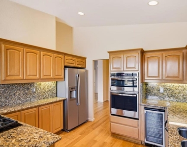 10456 Fairway Lane - Photo Thumbnail 15