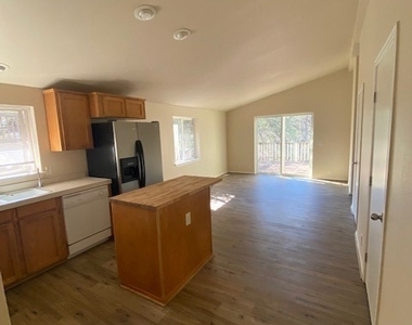 19167 Deer Hill Road - Photo Thumbnail 9