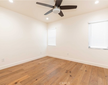 8006 Glider Avenue - Photo Thumbnail 22
