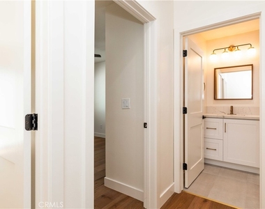 8006 Glider Avenue - Photo Thumbnail 29
