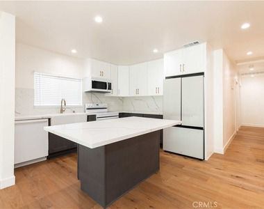 8006 Glider Avenue - Photo Thumbnail 14