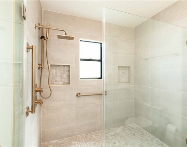 8006 Glider Avenue - Photo Thumbnail 27