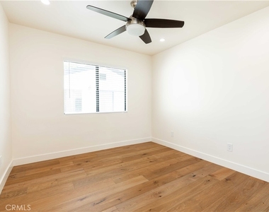 8006 Glider Avenue - Photo Thumbnail 32