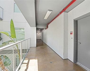 645 W 9th Street - Photo Thumbnail 12