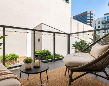 645 W 9th Street - Photo Thumbnail 11