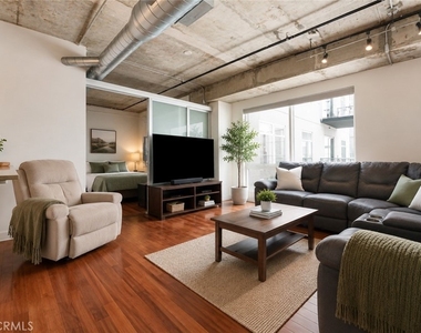 645 W 9th Street - Photo Thumbnail 2